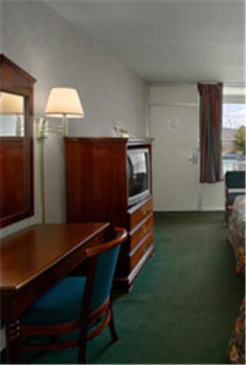 Travel Inn Homewood Δωμάτιο φωτογραφία